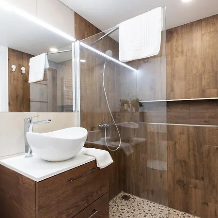 Newly Refurbished Lukiskiu Square By Reside Baltic Apartment Vilnius