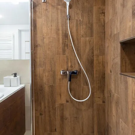 Newly Refurbished Lukiskiu Square By Reside Baltic Wilno