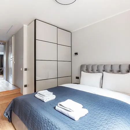 Apartment Newly Refurbished Lukiskiu Square By Reside Baltic Wilna