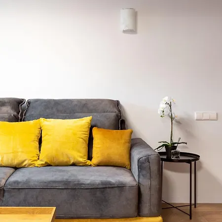 Newly Refurbished Lukiskiu Square By Reside Baltic Apartment *