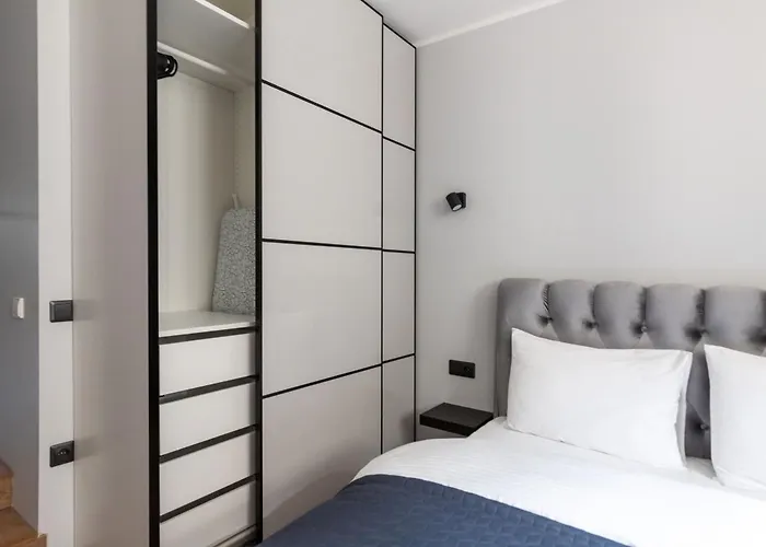 Newly Refurbished Lukiskiu Square By Reside Baltic Apartmán